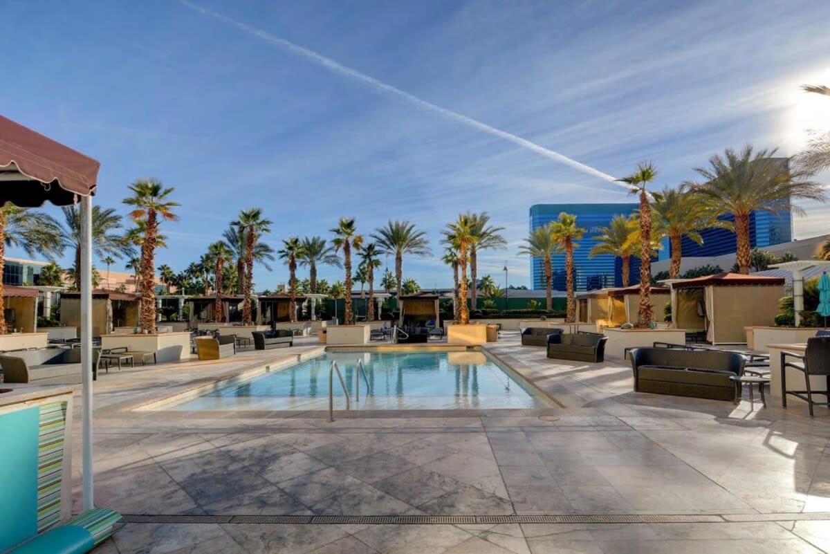 Mgm Signature-08-803 F1 Track & Strip View Studio Las Vegas Exterior photo
